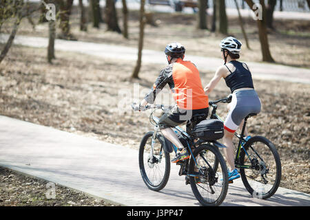 Photo de cyclistes de derrière Banque D'Images