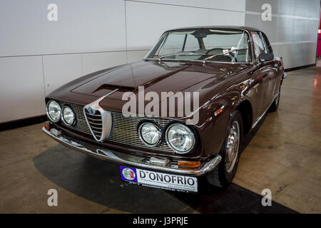 STUTTGART, ALLEMAGNE - Mars 03, 2017 : voiture de direction Alfa Romeo 2600 Sprint (Tipo 106), 1962. Plus grand d'Europe Exposition de voitures classiques 'RETRO' classiques Banque D'Images