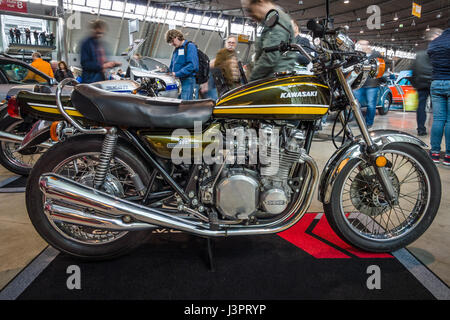 STUTTGART, ALLEMAGNE - Mars 03, 2017 : Moto Kawasaki Z900, 1974. Plus grand d'Europe Exposition de voitures classiques 'RETRO' classiques Banque D'Images