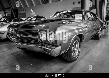 STUTTGART, ALLEMAGNE - Mars 03, 2017 : voiture de taille moyenne Chevrolet Chevelle SS 1970. Noir et blanc. Plus grand d'Europe Exposition de voitures classiques 'RETRO' classiques Banque D'Images