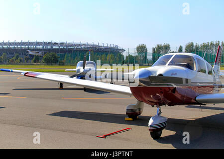 Piper PA-28 Archer Ⅲ au Japon Tokyo Aéroport Chofu Banque D'Images