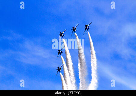 Blue Impulse Aerobatic Afficher Banque D'Images