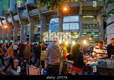 Environs de Santiago Bernabeu devant le Real Madrid- FC Barcelone match de football. Madrid, Espagne. Banque D'Images