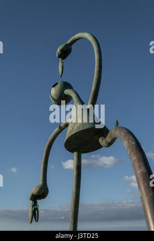 Le mangeur de hareng sculpture de façon permanente dans les contes par la mer exposition par Tom otterness, trouvés dans scheveningenin à Den Haag, Pays-Bas Banque D'Images