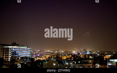 Photo de nuit sur la ville de Bangalore. Banque D'Images