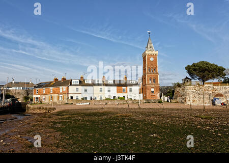 Peter's Tower - Devon brique italienne tour de l'horloge à Lympstone sur l'estuaire de la rivière Exe Banque D'Images