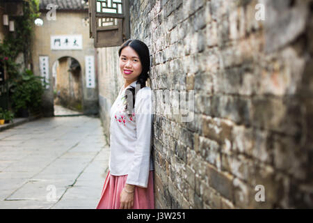 Girl vêtements chinois Han dans la vieille ville Banque D'Images