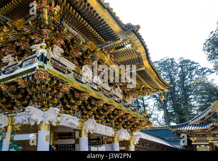 Ieyasu porte yomeimon culte Toshogu Banque D'Images