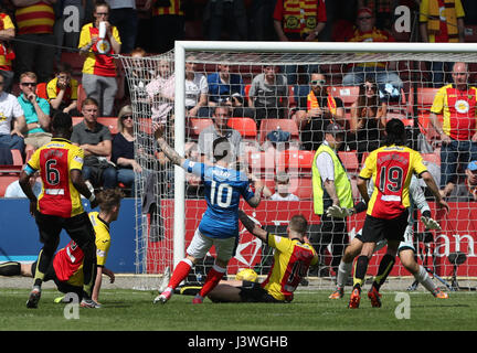 Barrie McKay des Rangers du côté marque son premier but du jeu au cours de la Ladbrokes Premiership match écossais au Firhill Stadium, Glasgow. Banque D'Images