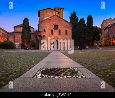 Piazza Santo Stefano dans la soirée, Bologne, Italie, Emilia-Romanga Banque D'Images