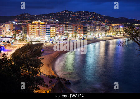 Lloret de Mar la nuit, resort ville côtière sur la Costa Brava en Catalogne, Espagne Banque D'Images