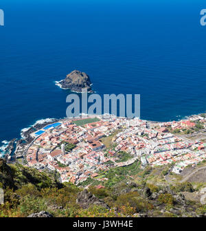 Vue sur le port et la station touristique de Garachico, sur la côte nord de Tenerife, depuis Mirador El Lagorito, El Tanque, Tenerife Banque D'Images