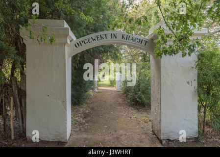 GENADENDAL, AFRIQUE DU SUD - le 27 mars 2017 : Entrée de la cimetière historique de la mission de Genadendal. Genadendal est la première mission en gare Banque D'Images