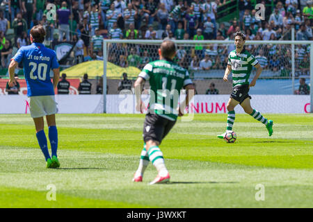 Lisbonne, Portugal. 07Th Mai, 2017. 07 mai, 2017. Lisbonne, Portugal. Défenseur du Sporting du Portugal Paulo Oliveira (15) en action pendant le match Sporting CP v FC OS Belenenses Crédit : Alexandre de Sousa/Alamy Live News Banque D'Images