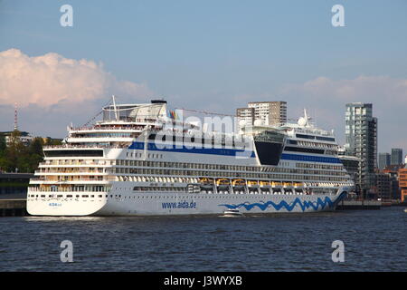 Hambourg, Allemagne. 7 mai, 2017. 828e anniversaire de l'impressions du port de Hambourg 2017, dernier jour, l'Allemagne Crédit : Wibke Woyke/Alamy Live News Banque D'Images