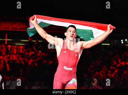 Novi Sad, Serbie. 7 mai, 2017. Viktor Lorincz win médaille d'wrestling championship à Novi Sad Crédit : Nenad Mihajlovic/Alamy Live News Banque D'Images