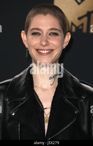 Los Angeles, CA, USA. 7 mai, 2017. Asie Kate Dillon dans la salle de presse au 2017 MTV Film et TV Awards Au Shrine Auditorium à Los Angeles, Californie le 7 mai 2017. Credit : Faye Sadou/media/Alamy Punch Live News Banque D'Images