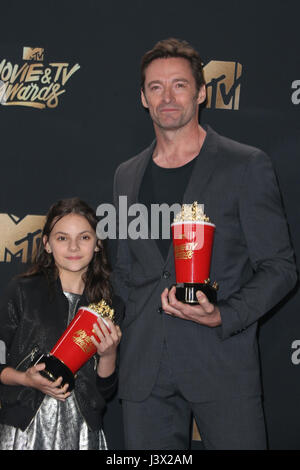 Los Angeles, CA, USA. 7 mai, 2017. Hugh Jackman et Dafne vif dans la salle de presse au 2017 MTV Film et TV Awards Au Shrine Auditorium à Los Angeles, Californie le 7 mai 2017. Credit : Faye Sadou/media/Alamy Punch Live News Banque D'Images