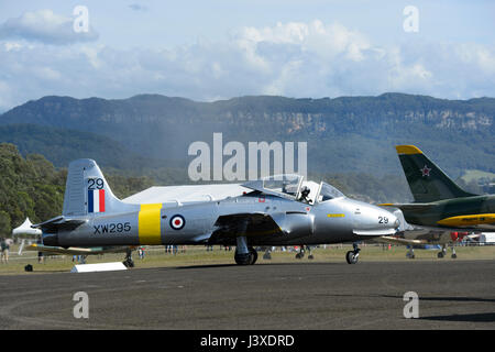 BAC Jet Provost T5A volant à ailes sur Illawarra 2017 Airshow, Albion Park, NSW, Australie Banque D'Images