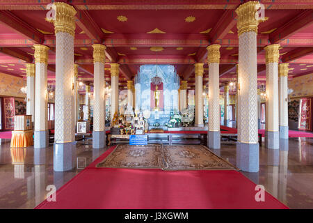 Phra Mahathat Chedi Phakdi Prakat, près de Bang Saphan, Thaïlande Banque D'Images