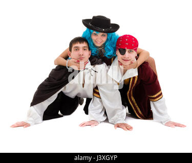 L'équipe de danseurs portant des costumes de carnaval Halloween isolé contre danse en full body blanc Banque D'Images