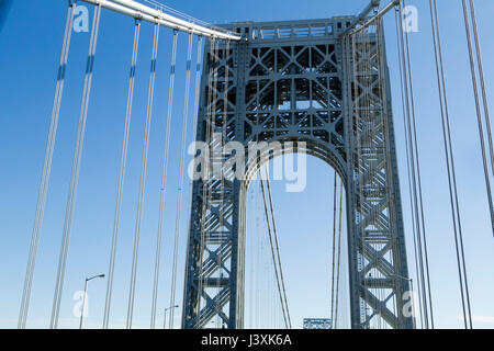 Avis de George Washington Bridge sur le fleuve Hudson. Close up Banque D'Images
