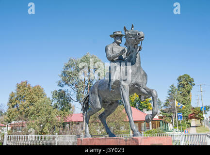Statue de l'Austalian 'bushranger' thunderbolt à uralla en in. Banque D'Images