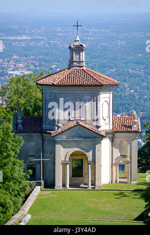 XIV L'église Cappella ascensione di Maria à Santa Maria del Monte, une commune italienne de Varèse dans le nord-ouest de la Lombardie en Italie Banque D'Images