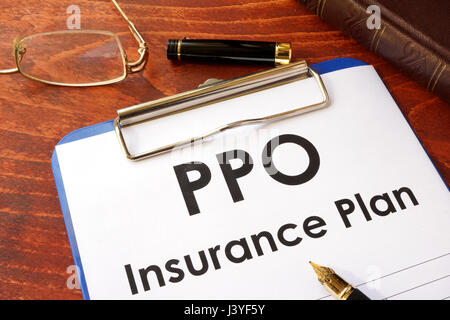 Plan d'assurance PPO sur une table. Fournisseur privilégié (organisation) Banque D'Images