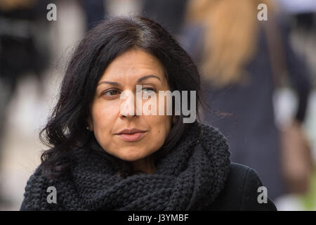 En dehors de la Solicitors Sapna Malik Tribunal disciplinaire au centre de Londres, où cabinet Leigh Day et trois procureurs font face à des procédures disciplinaires relatives aux créances de la torture par les troupes britanniques en Irak. Banque D'Images