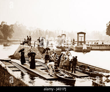 Teddington Lock, Tamise - début des années 1900 Banque D'Images