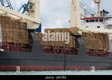 La princesse Farah cargo au port à Balchik, une ville côtière de la mer Noire et une station balnéaire du sud de la Dobroudja région du nord-est de la Bulgarie. T Banque D'Images