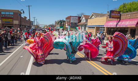 Detroit, Michigan - Le défilé annuel de Cinco de Mayo dans le quartier de Mexico-sud-ouest de Detroit. Banque D'Images