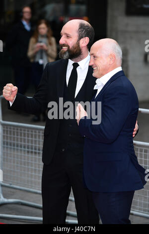 Johnny Harris (à gauche) et Barry McGuigan (droite) participant à la UK Premiere de mâchoire à BFI Southbank, Londres. Banque D'Images