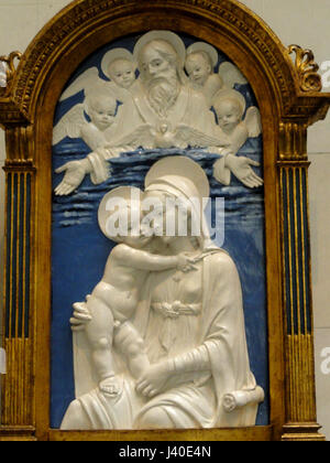 Vierge à l'enfant avec Dieu le Père et les chérubins, l'atelier d'Andrea della Robbia, ch. Terre cuite vernissée, 1480 National Gallery of Art, Washington DSC08822 Banque D'Images