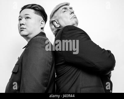 Le président Donald Trump et sosie dirigeant suprême de la Corée du Nord Kim Jong-Un shoot portrait sosie. Une histoire d'amour improbable de deux dictateurs. Banque D'Images