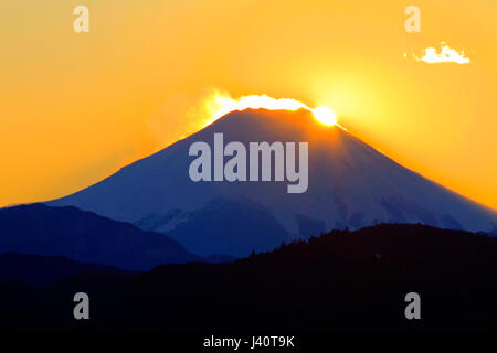 Le Mont Fuji Vue du coucher de soleil à partir de Tachikawa city Tokyo Japon Banque D'Images