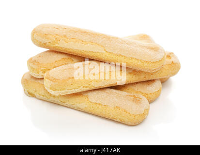 Pile de ladyfinger savoiardi biscuits biscuit isolé sur fond blanc Banque D'Images