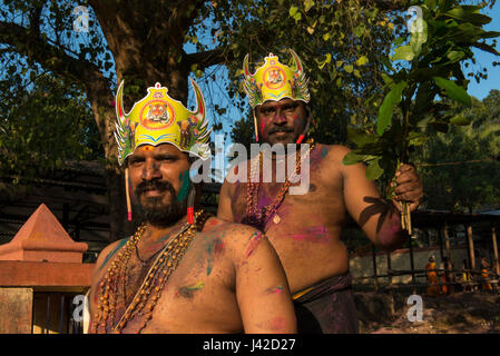 L'intérieur de dévots Sabarimala Temple Sree Petta Dharmasastha Erumely, complexes, Kerala, Inde - 25/12/2015. C'est un pèlerinage hindou Sabarimala l destination Banque D'Images