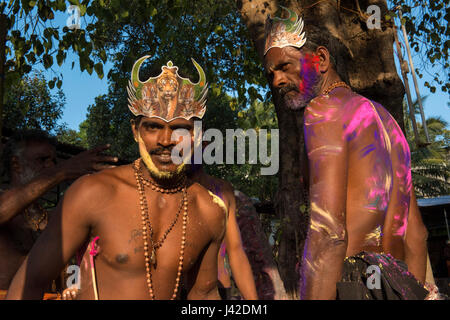 L'intérieur de dévots Sabarimala Temple Sree Petta Dharmasastha Erumely, complexes, Kerala, Inde - 25/12/2015. C'est un pèlerinage hindou Sabarimala l destination Banque D'Images