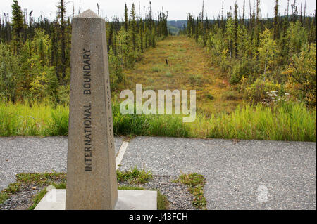 Marqueur boudry international et boundry éliminé entre Alaska Usa et Yukon Territorim, Canada Banque D'Images