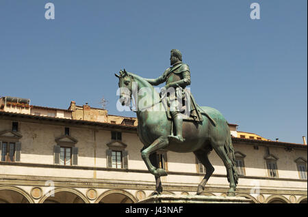 Statue équestre de Ferdinand I de Médicis de Giambologna, Piazza della Santissima Annunziata, Florence, Italie Banque D'Images