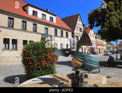 Framework maisons et fontaine de la Place de Ville, village de Heideck, district de Roth, cadre, Frameworkhouse, la jonction, Moyenne-franconie Banque D'Images