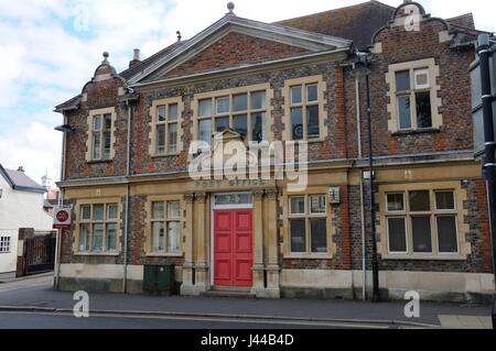 Bureau de poste, Place de l'Église, Leighton Buzzard. C'était à l'origine les villes fuirst école construit à cet effet Banque D'Images