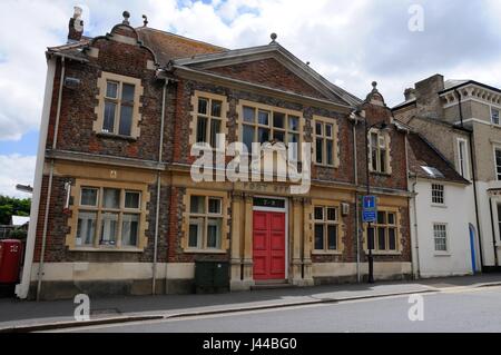 Bureau de poste, Place de l'Église, Leighton Buzzard. C'était à l'origine les villes fuirst école construit à cet effet Banque D'Images