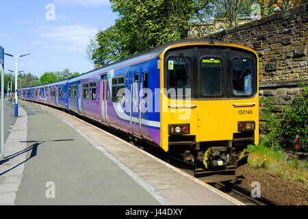 Un 'Imprimante' Northern Rail dmu dans Wigan Wallgate Gare Banque D'Images