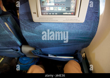 TORONTO, CANADA - JAN 28th, 2017 : des sièges de classe Affaires d'Air Canada à l'intérieur d'un Embraer ERJ-190 d'AC. Embraer ERJ-190 Air Canada classe affaires sur cette configuration se compose d'un total de 9 places, 1 à 2, en classe de mise en page, l'écran du système de divertissement personnel et pour les jambes Banque D'Images