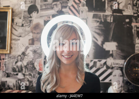 Un portrait d'une jeune femme. Banque D'Images