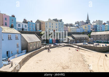 Tenby, Pembrokeshire, pays de Galles Mai 2017 UK destination de vacances sur la côte ouest du pays de Galles dans la partie sud de pembrokeshire avec des plages Pavillon bleu Banque D'Images