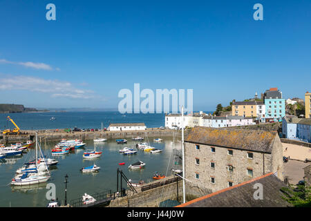 Tenby, Pembrokeshire, pays de Galles Mai 2017 UK destination de vacances sur la côte ouest du pays de Galles dans la partie sud de pembrokeshire avec des plages Pavillon bleu Banque D'Images